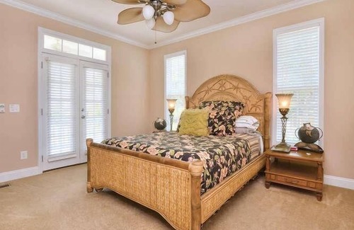 Tranquil Harbour Casa | "Eye Candy" 3 habitaciones / 2. 5 BA Water View Home-Boat Rampa al otro lado de la calle-Sleeps 6