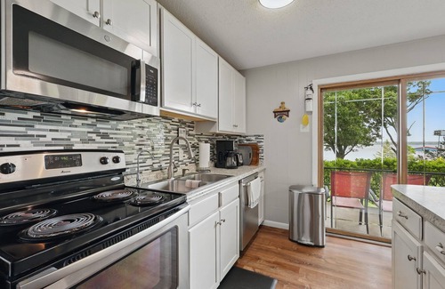 Quinlan Casa | EZ Access Lake House