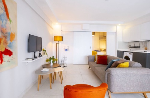Marmaris City Center Condominio | Ezgi's Suite met Terras in Het Hart van Marmaris