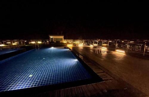 Batu Lintang Hotel | EzyStay Kozi Square LD Legenda Regatta Suite