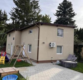 Tass Apartamento | Félholdas Pagony Tass A apartman