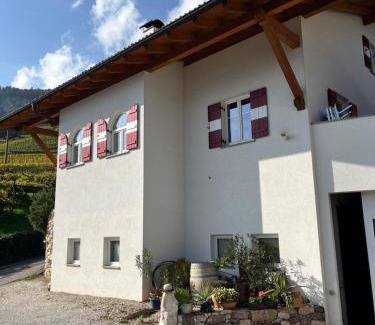 Kurtatsch an der Weinstraße Apartamento | Für 4-6 Wohnhaus im Weinberg - Voldersberghof