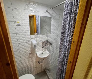 Karcag Cama Y Desayuno | FÜRDŐ PANZIÓ