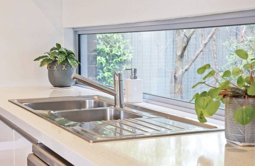 Golden Point Casa | F-DUN001 · Architectural marvel: Walk to Sovereign Hill & CBD