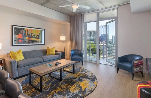 Civic District Complejo | F1 Austin 2023- Wyndham Resort Suite Downtown Austin