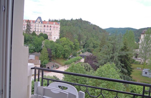 Chatel-Guyon Apartamento | F1 FACE TO THE THERMAL PARK pets welcome!