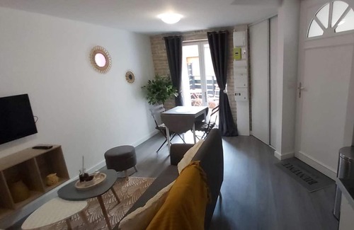 Chatel-Guyon Apartamento | Piso F2 totalmente reformado - Amueblado 4 estrellas - Terraza - Conexión WIFI