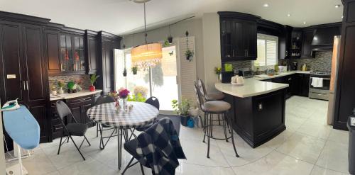 Mississauga Casa | F2 Comfy Private Room in city square one