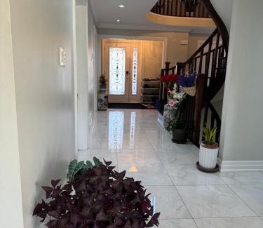 Mississauga Casa | F2 Comfy Private Room in city square one