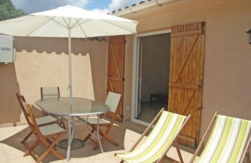 Arca Apartamento | F2 para 4 personas tranquilo con terraza y amplio jardín, Clim. Wifi.
