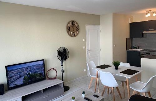 Talange Apartamento | F2 rénové lumineux dans résidence avec balcon et parking