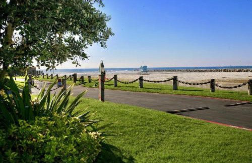 Townsite Casa | F9 - Beach Cottage Getaway