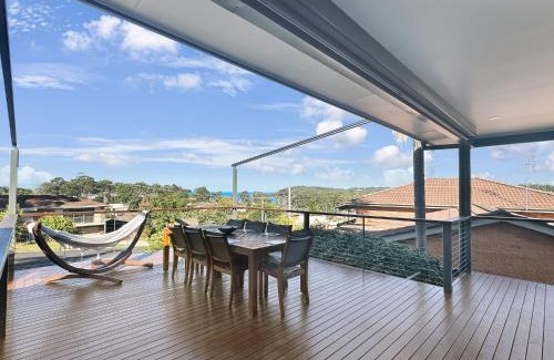 Surf Beach Casa | Fab 3-Bed Stay with Great Outdoors & Water Views