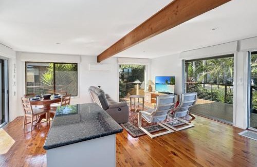 Surf Beach Casa | Fab 3-Bed Stay with Great Outdoors & Water Views