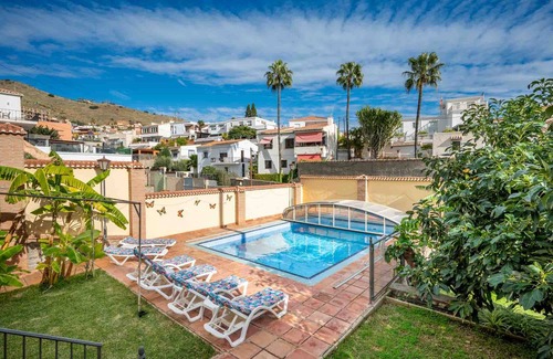 Almuñécar Villa | Fab 6 bed villa with private pool 300m from beach