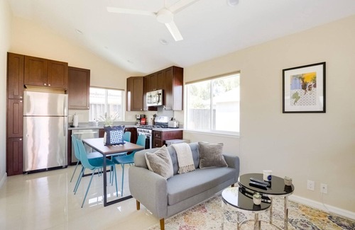 Rancho Rinconada Casa | Fab Cupertino 2BR w/ Balcony & Street Parking, nr Dining, by Blueground