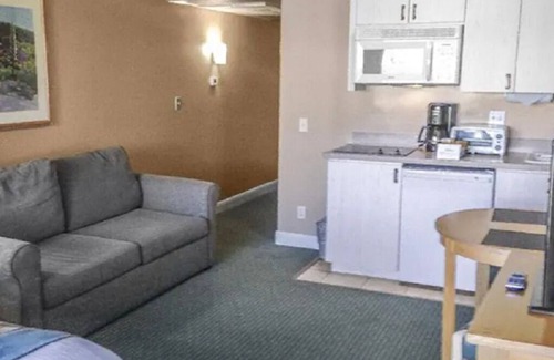 Canyon Corridor Condominio | FAB JR VILLA w/ POOL-WATERSLIDE-HOT TUB Sleeps 4