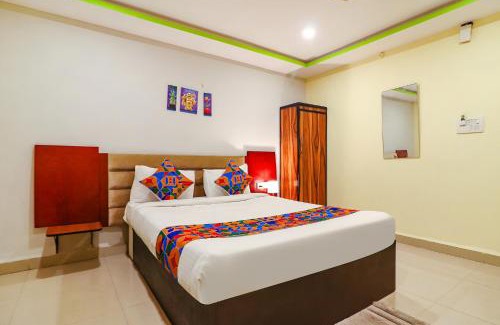 Kukatpalli Hotel | FabExpress Broholic Suites - Nr JNTU Kukatpally