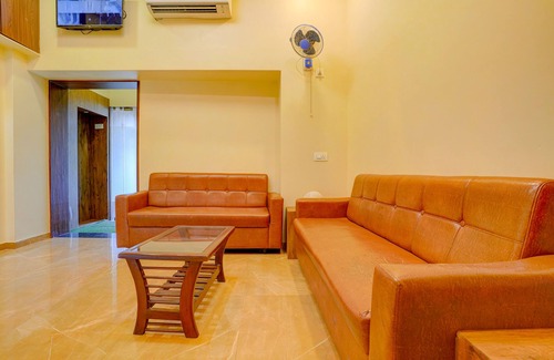 Wellington Pier Hotel | Fabexpress Colaba Grand