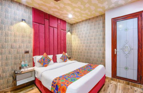 Delhi Hotel | FabExpress Jeet Stays - Near Dilshad Garden Metro Station