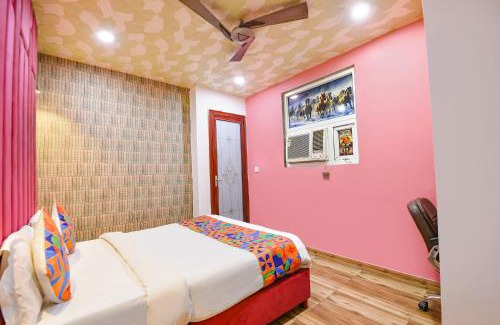 Delhi Hotel | FabExpress Jeet Stays - Near Dilshad Garden Metro Station