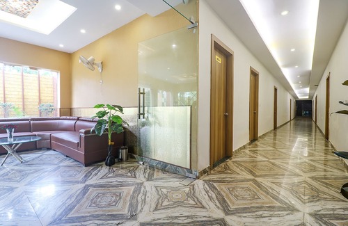 Danapur Hotel | FabExpress Le Gardenia