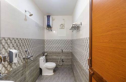 Danapur Hotel | FabExpress Le Gardenia