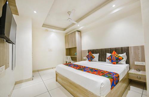 Adarsh Nagar Hotel | FabExpress Luxury Inn Adarsh Nagar Metro