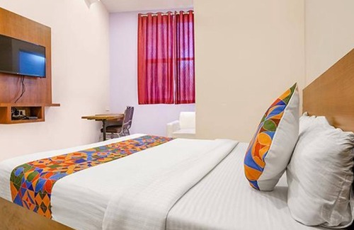 Vile Parle East Hotel | Fabexpress Nirvana Grace