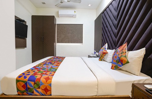 Andheri West Hotel | FabExpress Occazia Paradise