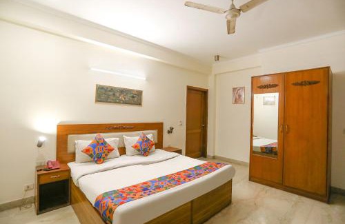 DLF City Hotel | FabExpress Primero MGF Near Leisure Valley Park - Iffco Chowk