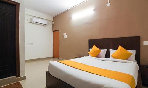 Banjara Hills Hotel | FabExpress R Inn