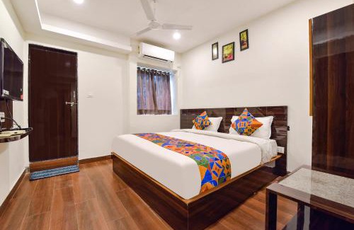Vadodara Hotel | FabExpress Shri Krishna