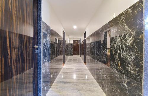 Vadodara Hotel | FabExpress Shri Krishna