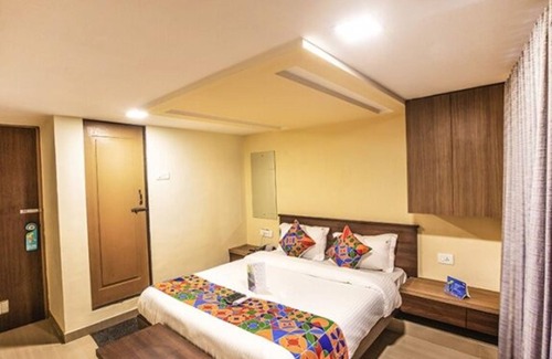 Kurla West Hotel | Fabexpress Silver Lake