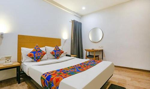 Delhi Hotel | FabExpress Urban Residency Model Town