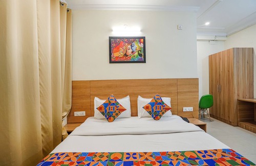 Sector 62 Hotel | Fabhotel Aanya Suites