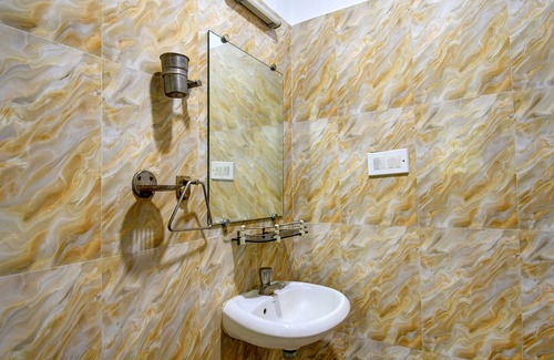 Dumdum Hotel | Fabhotel Adri Hotels