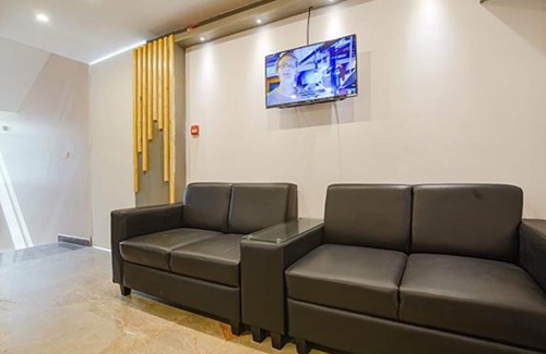 Kadubeesanahalli Hotel | Fabhotel Aiyyangaar Inn