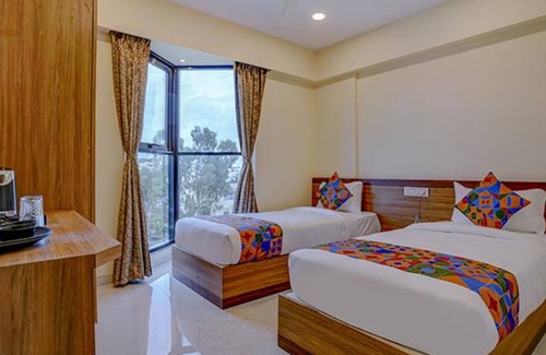 Kharadi Gaon Hotel | Fabhotel Ch Homes & Suites