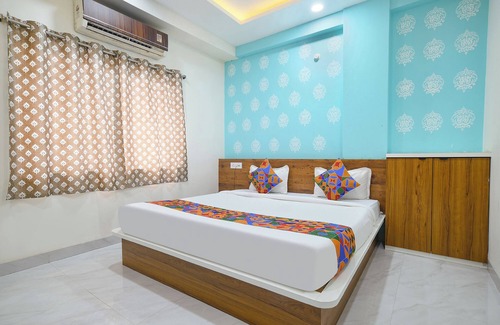 Rau Hotel | Fabhotel Chirag Inn