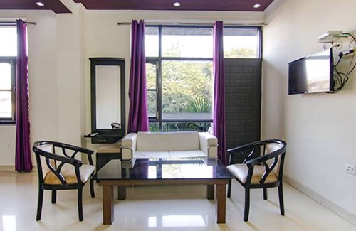 Bullawala Hotel | Fabhotel Cp Palace