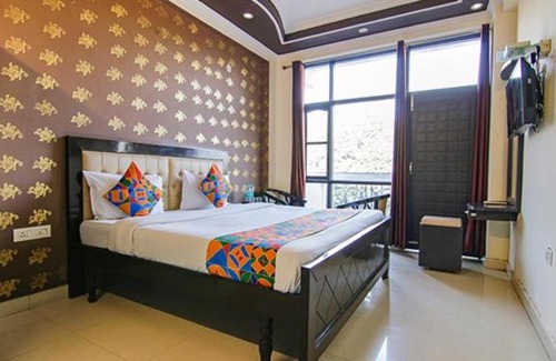 Dehradun Hotel | FabHotel CP Palace Race Course