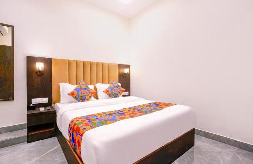 Wellington Pier Hotel | FabHotel Gateway