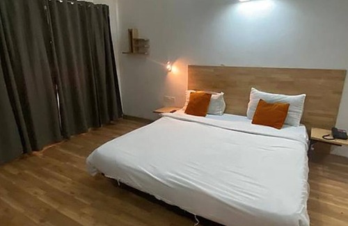 Greater Kailash Hotel | Fabhotel Gautam Residency