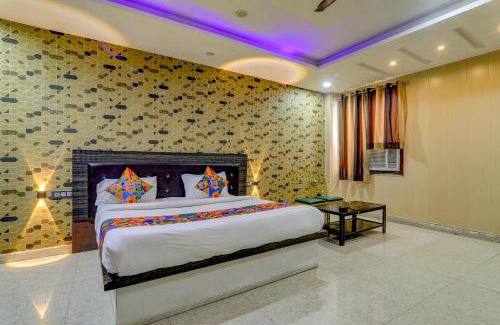 Kalyanpur Hotel | FabHotel Gold Galaxy