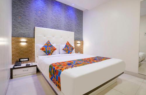 Sakinaka Hotel | FabHotel Golden Star