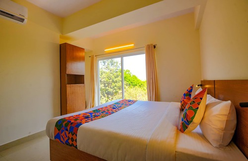 BTM 2nd Stage Hotel | Fabhotel Gr Lake View