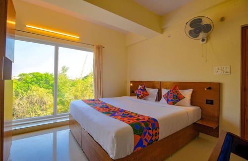 BTM 2nd Stage Hotel | Fabhotel Gr Lake View