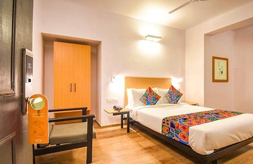 Taltala Hotel | Fabhotel Heera Holiday Inn